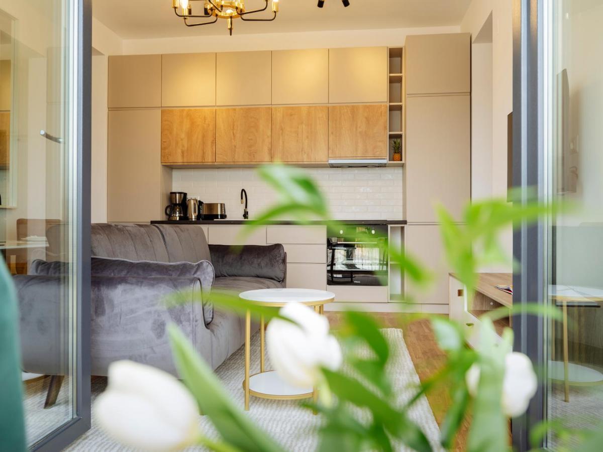 Sunny 2Br Flat - Top Location - Amazing Balcony Bucharest Exterior photo